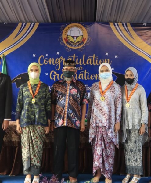 wisuda SMK Putra bangsa