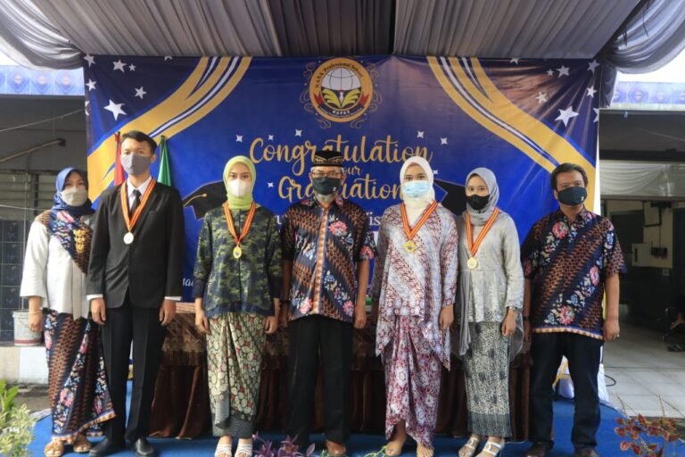 wisuda SMK Putra bangsa