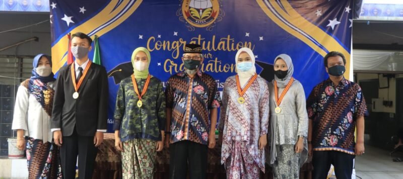 wisuda SMK Putra bangsa