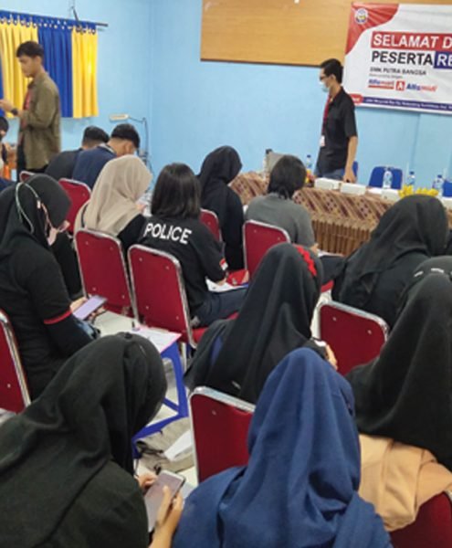 SMK Putra Bangsa dan alfamidi