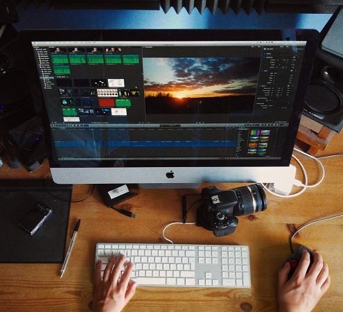 editor profesional SMK Putra Bangsa
