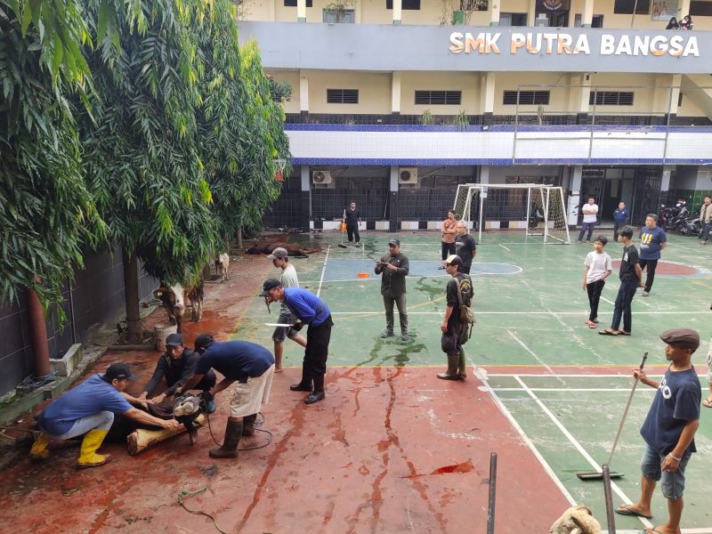 lembaga Nasa dan SMK Putra Bangsa Idul Adha 1