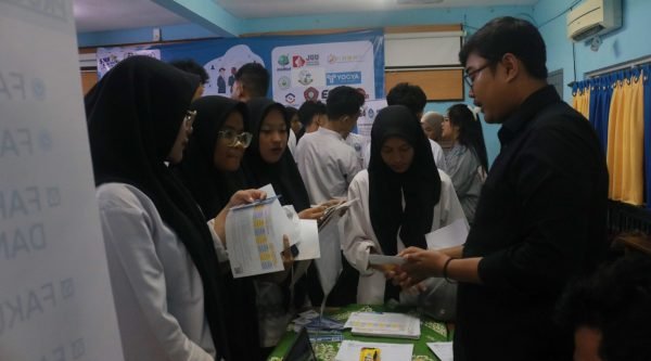 Job and Edu Fair SMK Putra Bangsa Depok 3