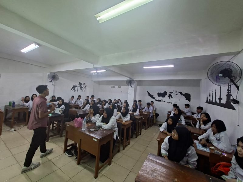 Program SMK Putra Bangsa Depok di Alfamidi Class 1