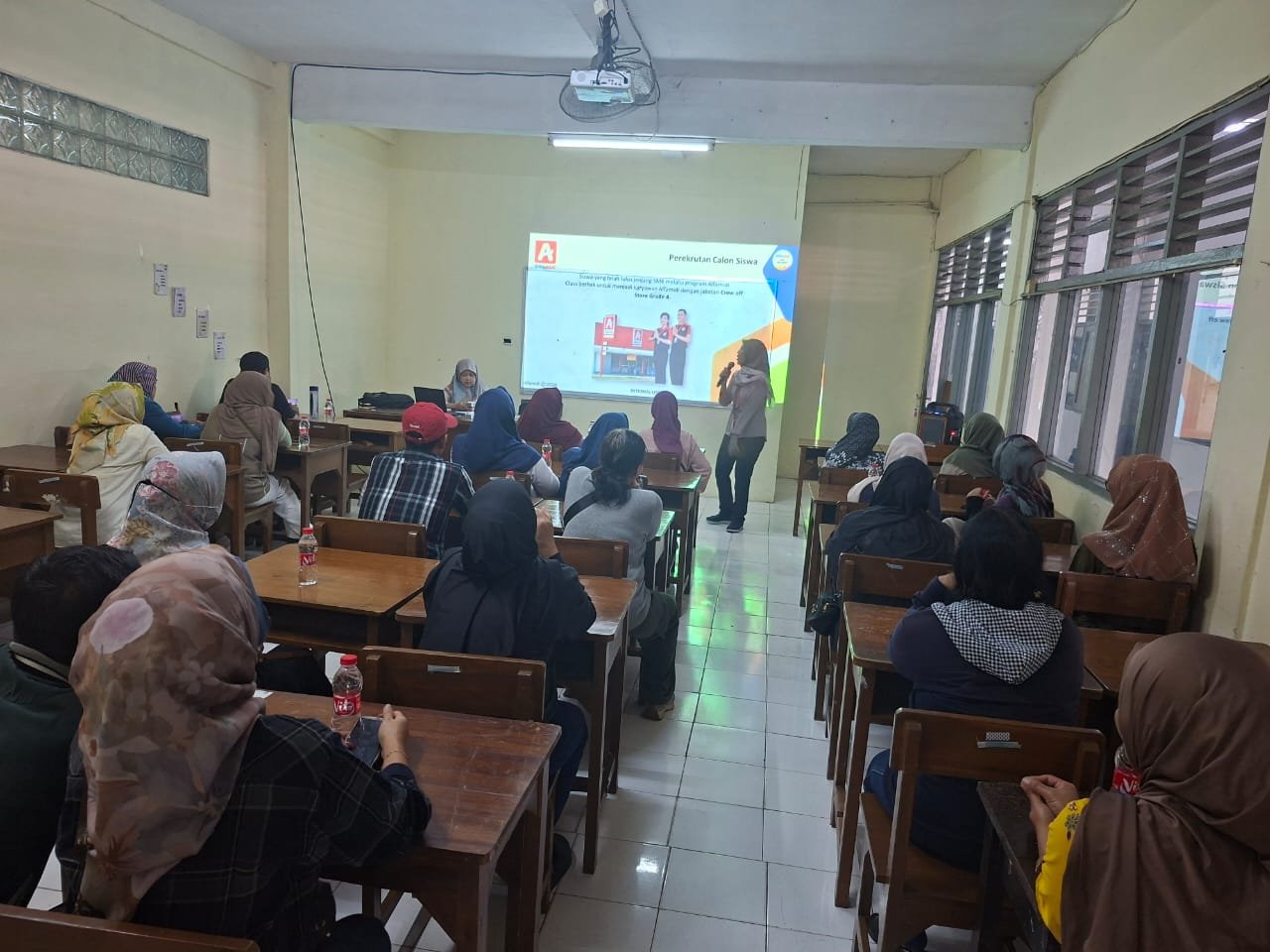 Program SMK Putra Bangsa Depok di Alfamidi Class 2